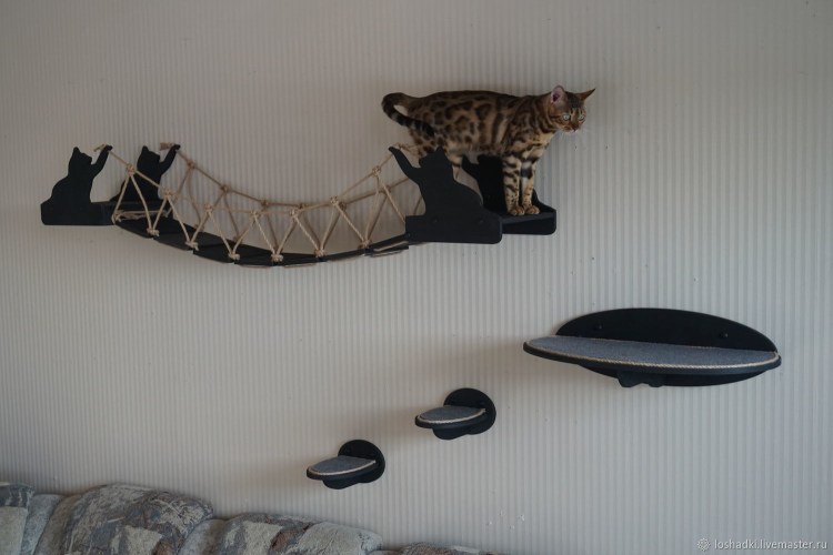Навесные домики для кошек
