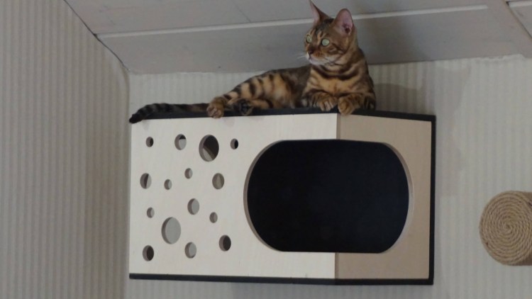 Подвесная лежанка для кошек