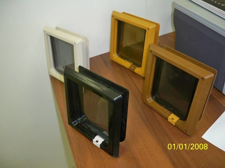 Кошачья дверка для межкомнатной двери