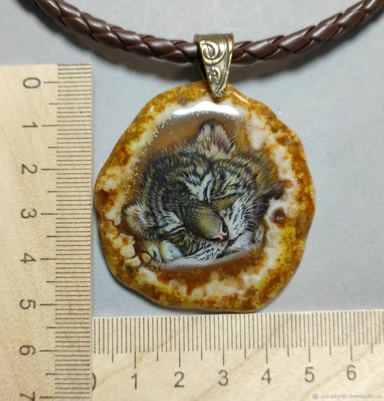 Амурский тигр тигрица с тигрятами