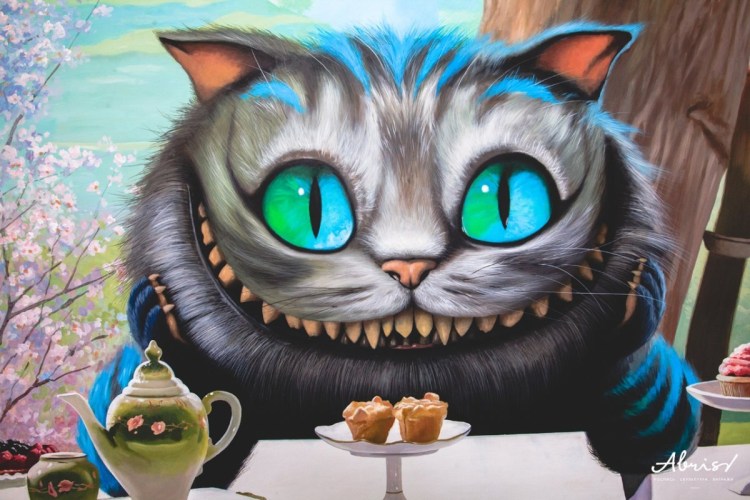 Алиса и кот Чешир в стране чудес