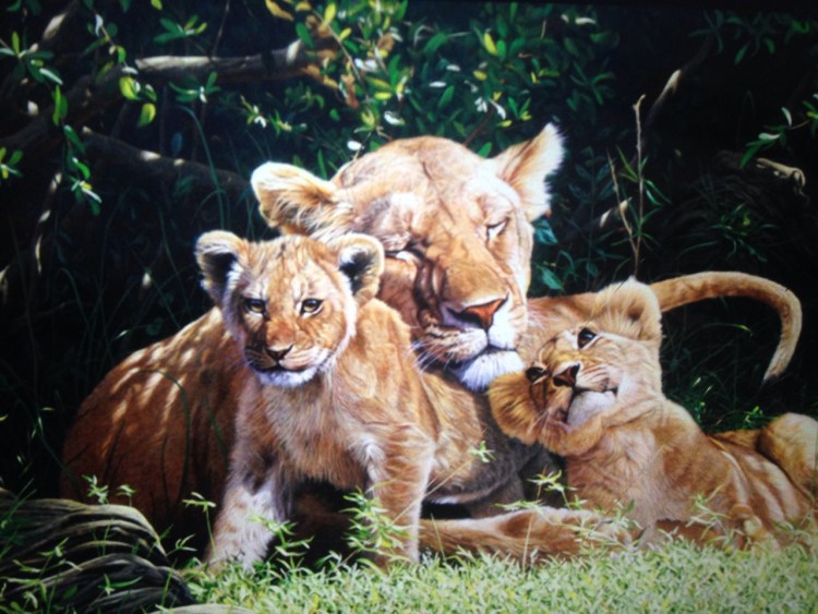 Львица с детенышем