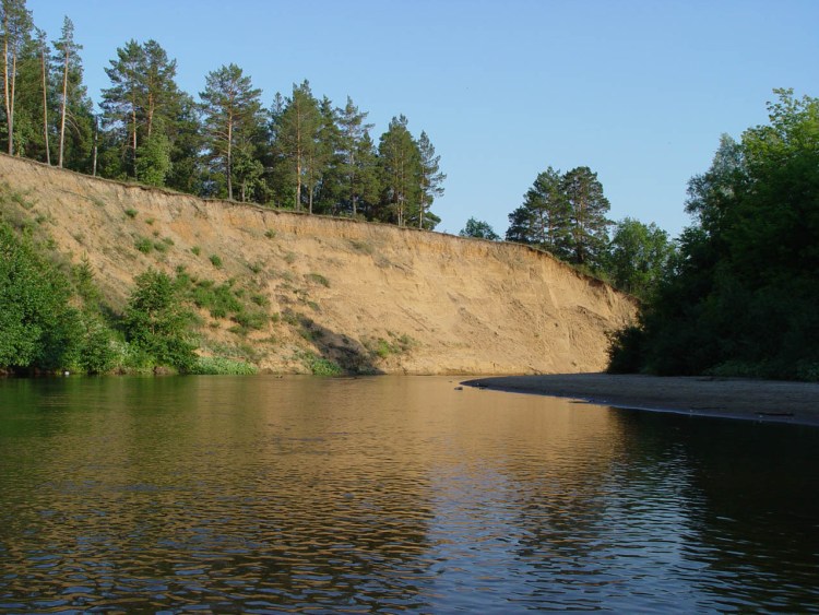 Детский лагерь на реке