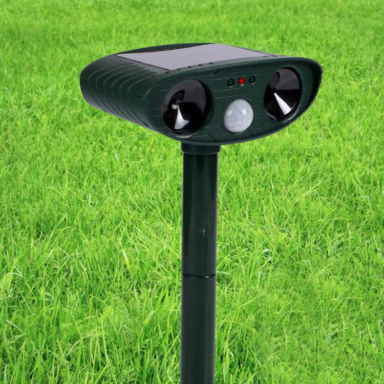 Отпугиватель крупных животных Ultrasonic animal Repeller (1231000) (Swissinno)