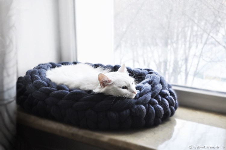 Вязаный домик для кошки