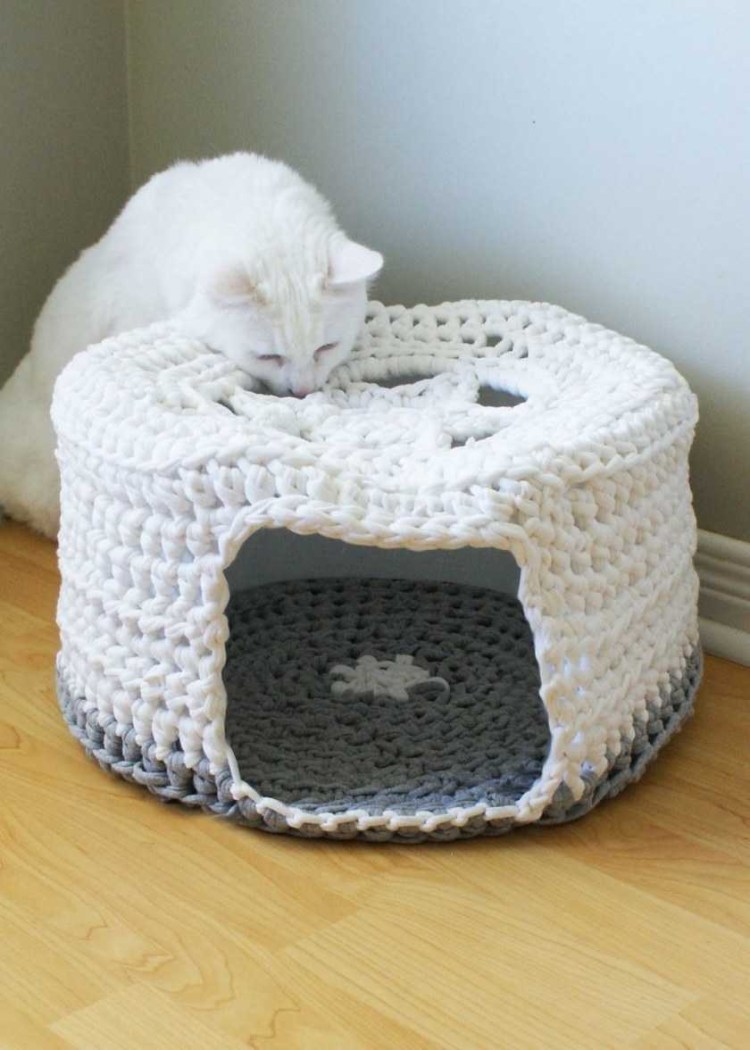 Вязаный домик для кошки