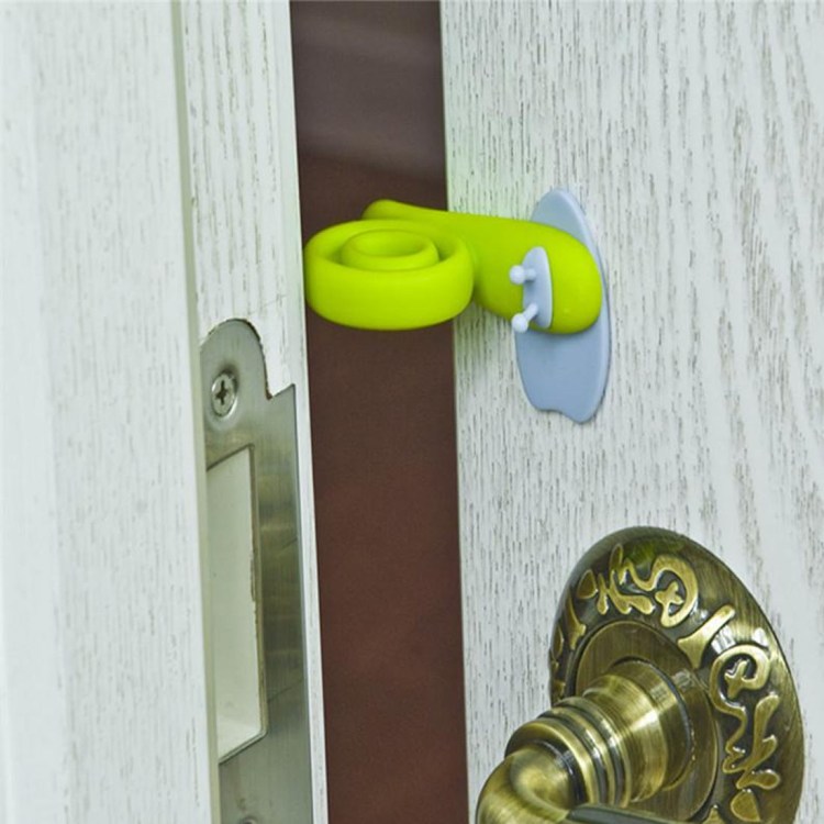 Фиксаторы для дверей от детей