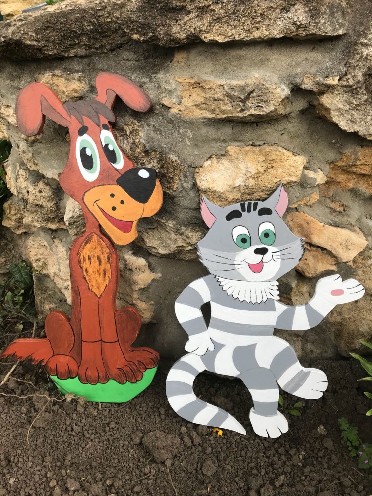 Фигуры кошки на забор