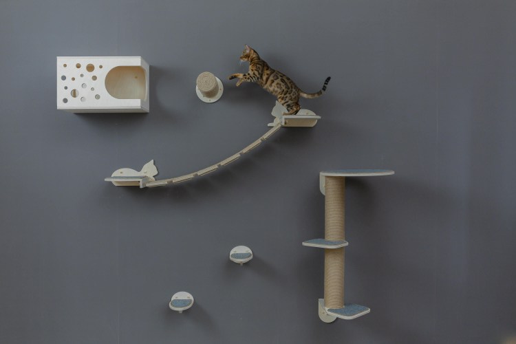 Комплекс для кошек на стену