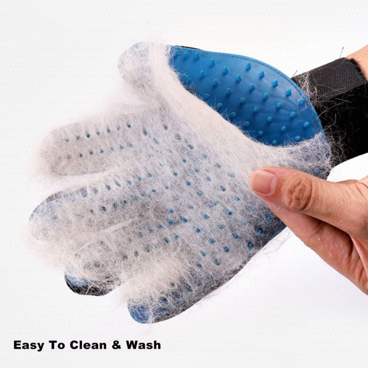 Силиконовая перчатка для вычесывания кошек