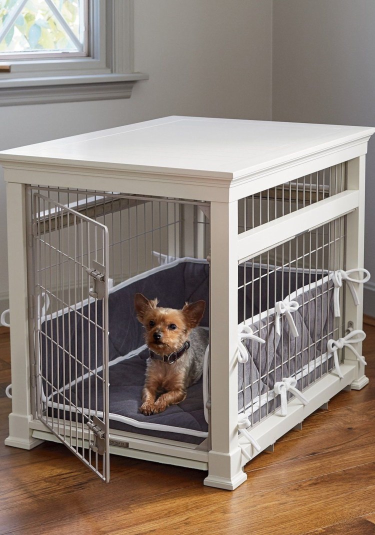 Деревянный вольер