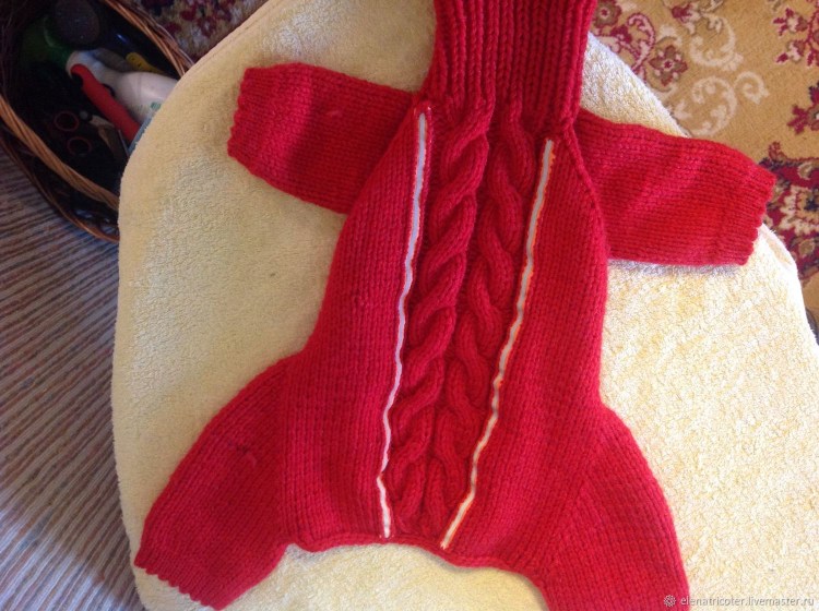 Вязаные комбинезоны для собачек