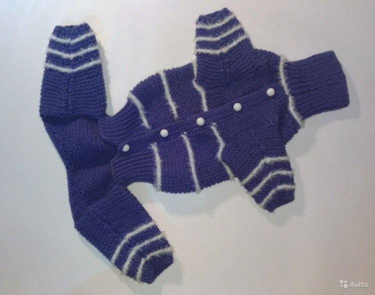 Вязаный комбинезон для собаки спицами