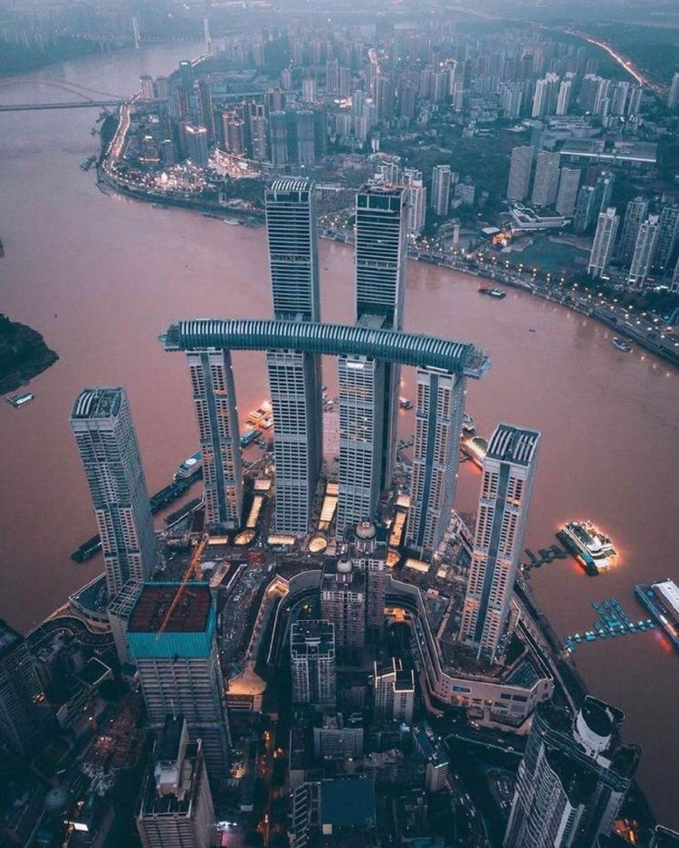 Небоскреб Raffles City Chongqing Китай