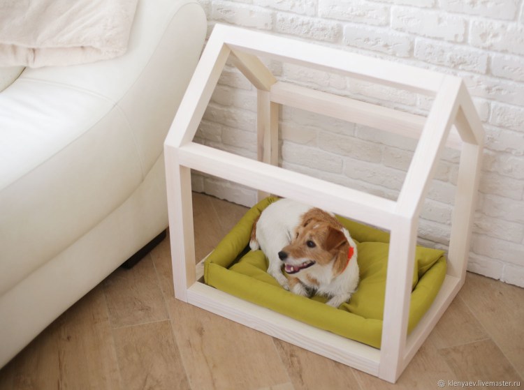 Лежанка для собаки из дерева