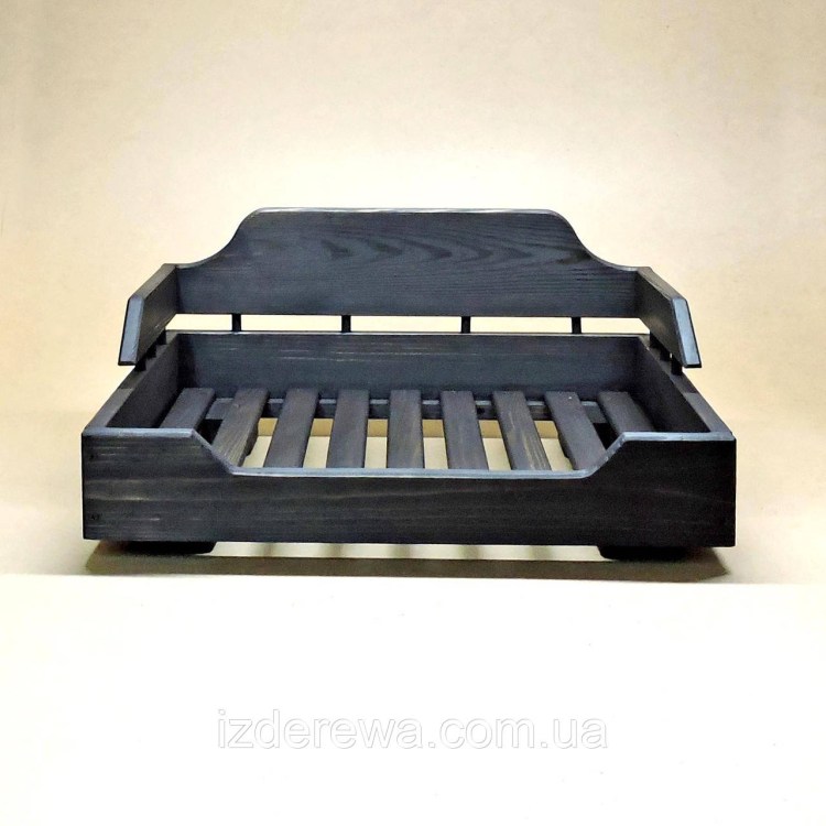 Деревянная кормушка для кошек