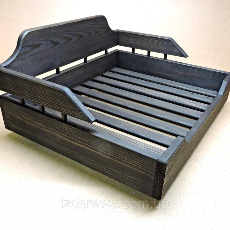 Лежанки для собак с деревянным каркасом