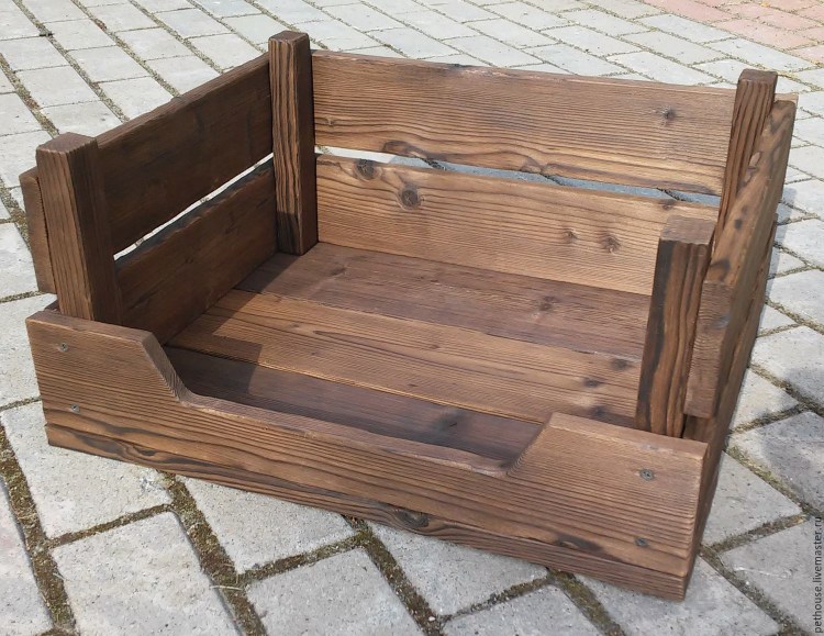 Кроватки для собак из дерева