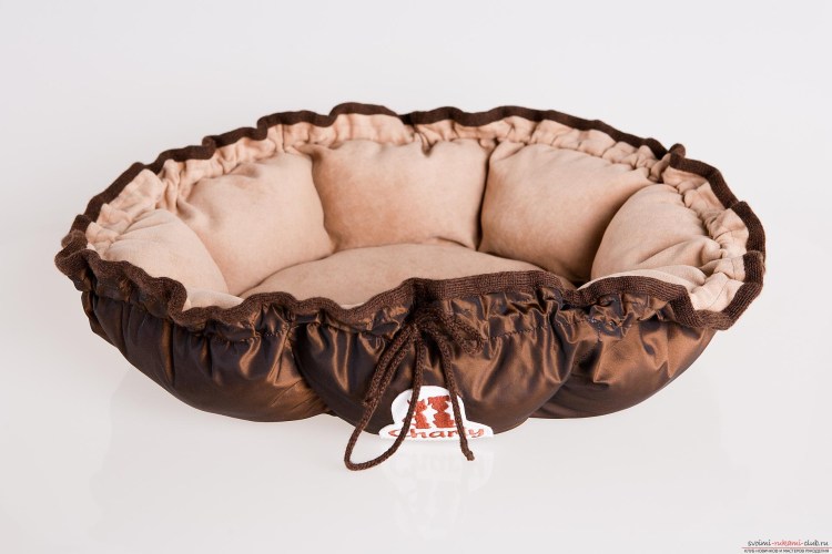 Лежанка для собак Lion Manufactory