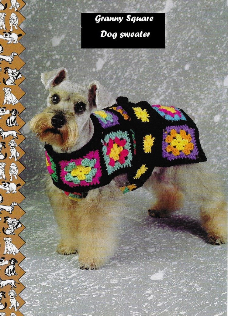 Вязаная накидка для собаки