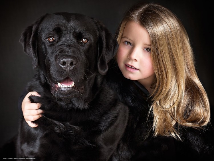 Молодой человек с собакой