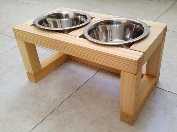 Подставка для мисок для собак из дерева