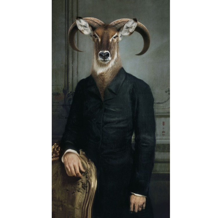 Человек в пустой комнате