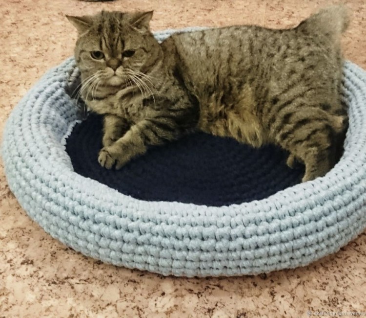 Вязаный домик для кошки