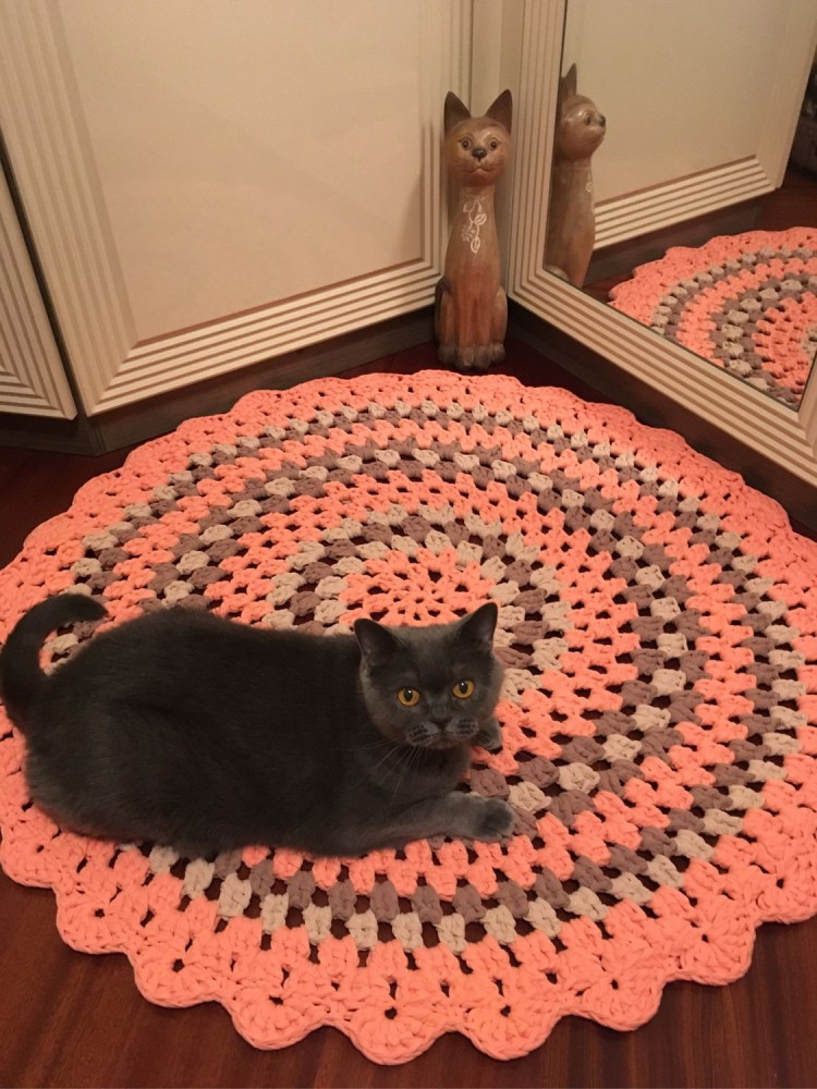 Ковер из трикотажной пряжи