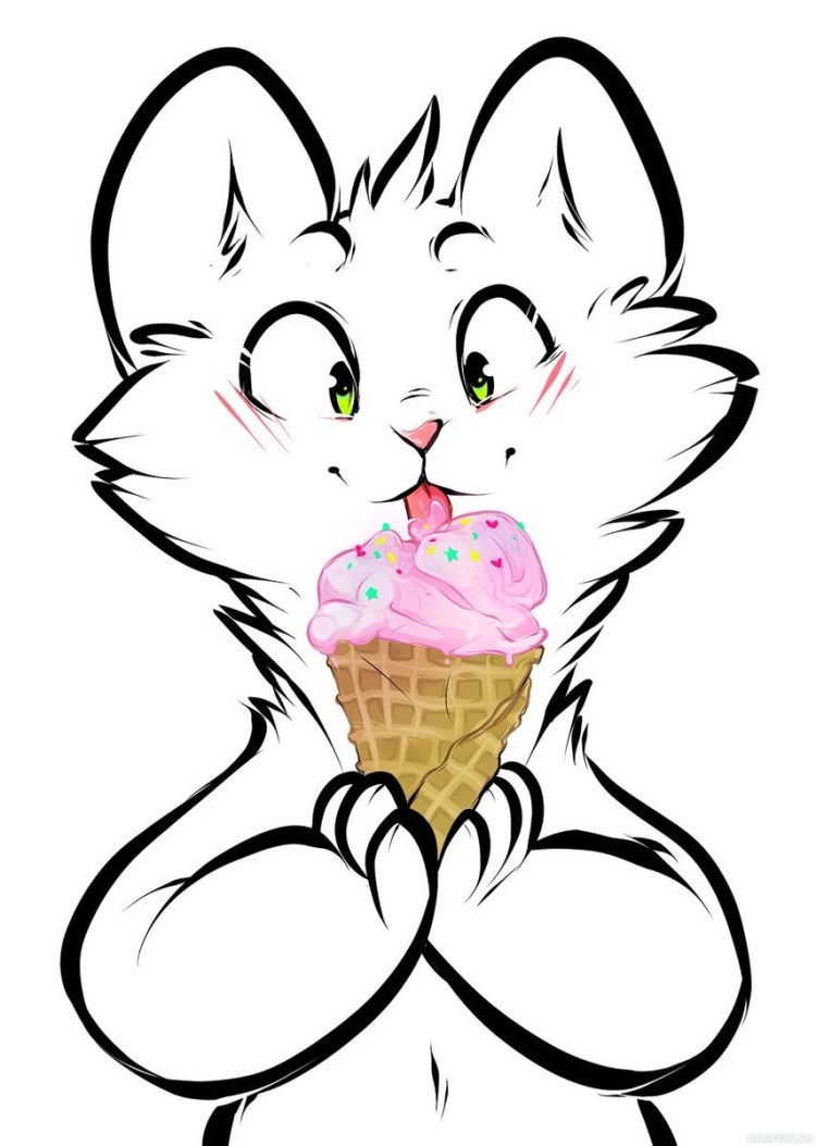 Кот ест мороженое