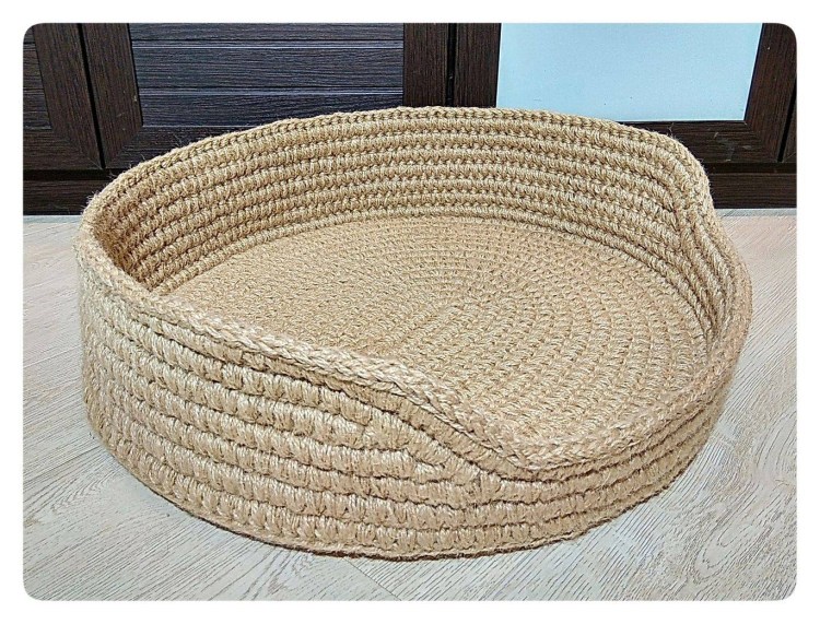 Плетеные кошачьи домики