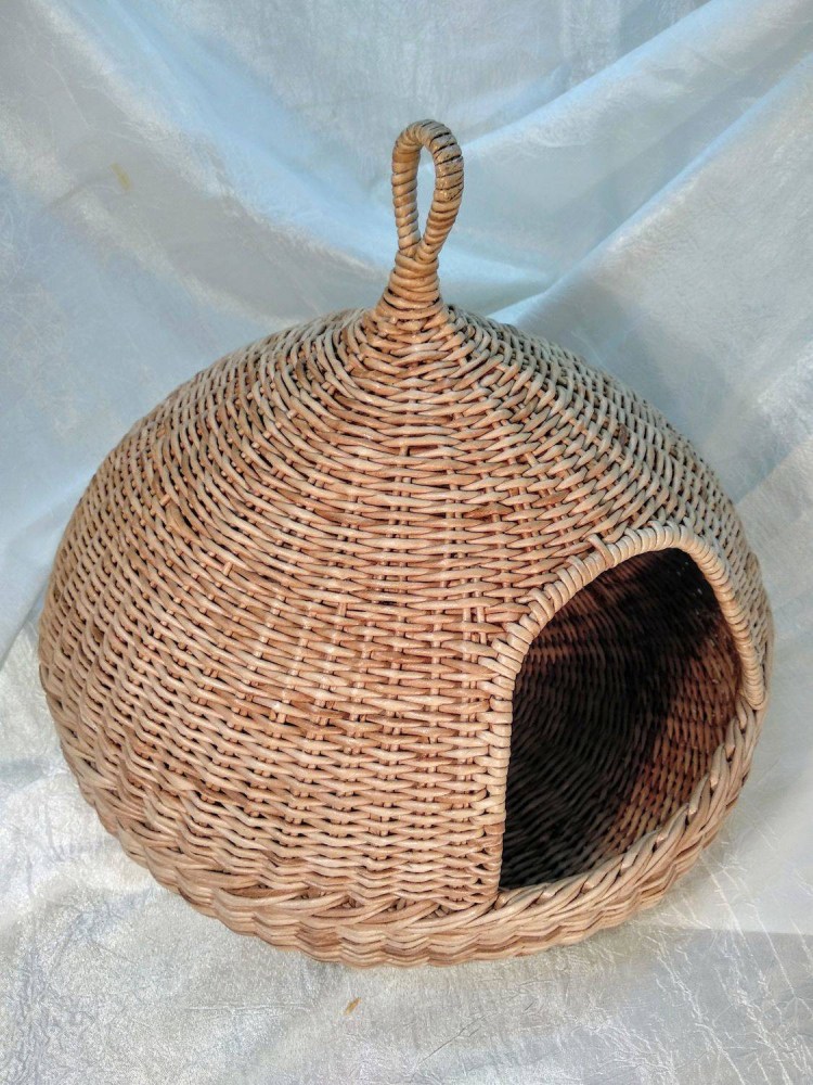 Вязаные лежанки для собак