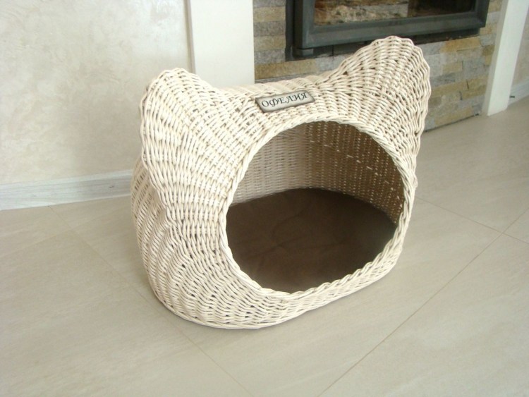 Вязаный лежак для кошки