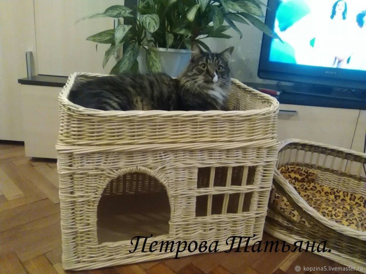 Вязаная лежанка для кошки