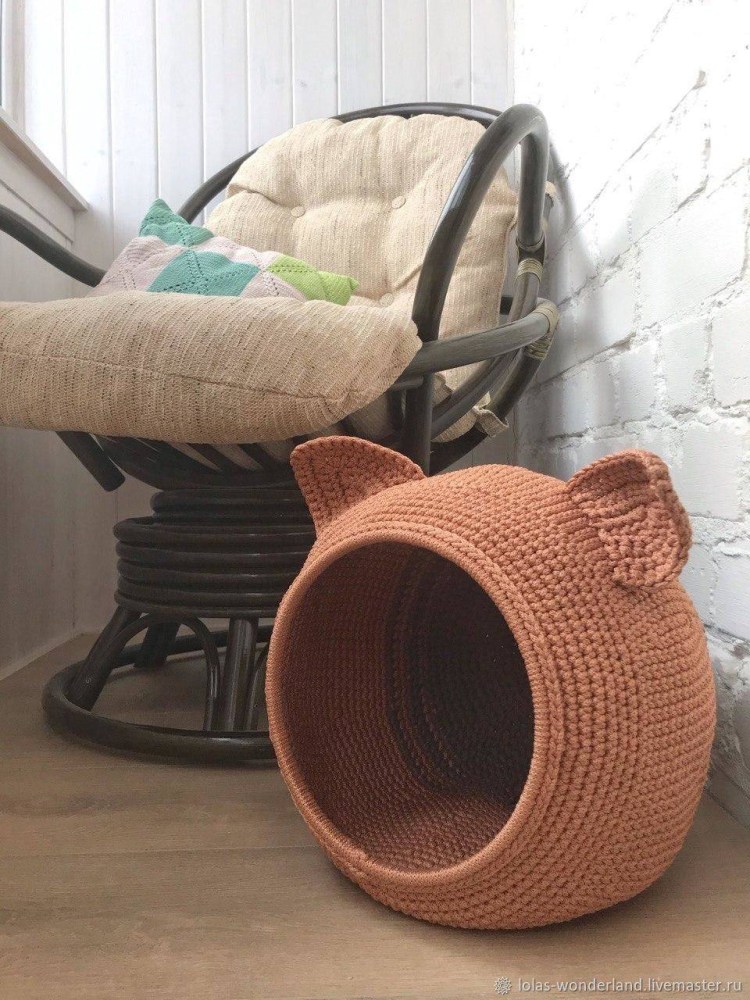 Домик для кошки из бумажных трубочек