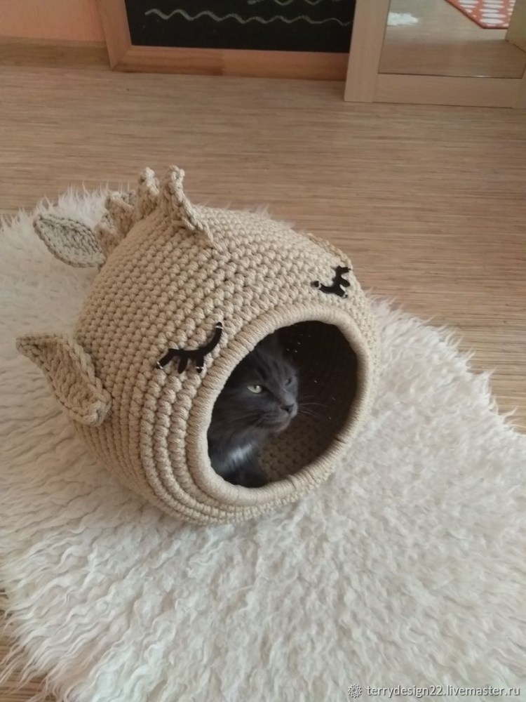 Домик для кошки из газет