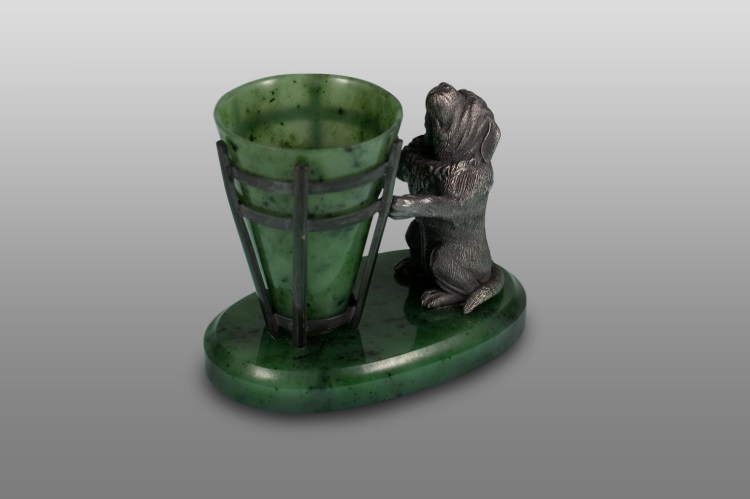 Смешная карманная собака