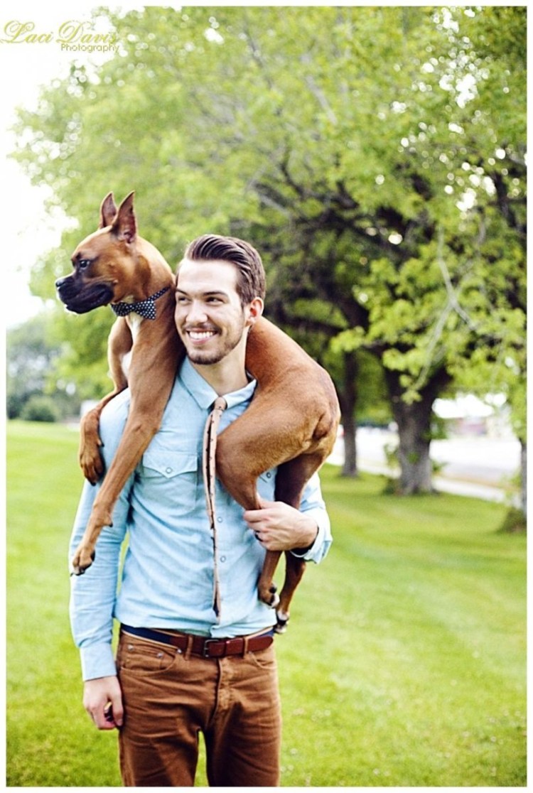 Парень с собакой