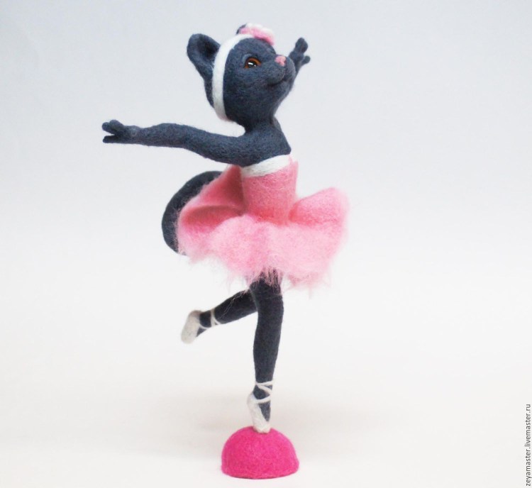 Игрушечная балерина