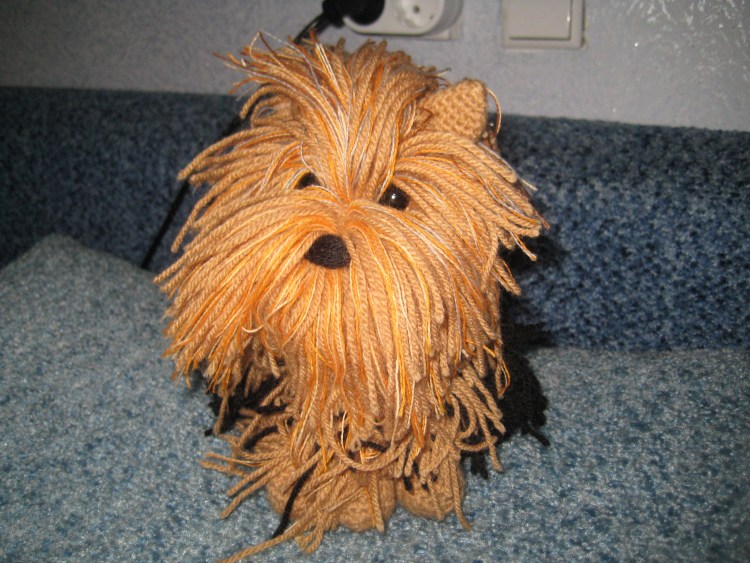 Собачка из пряжи