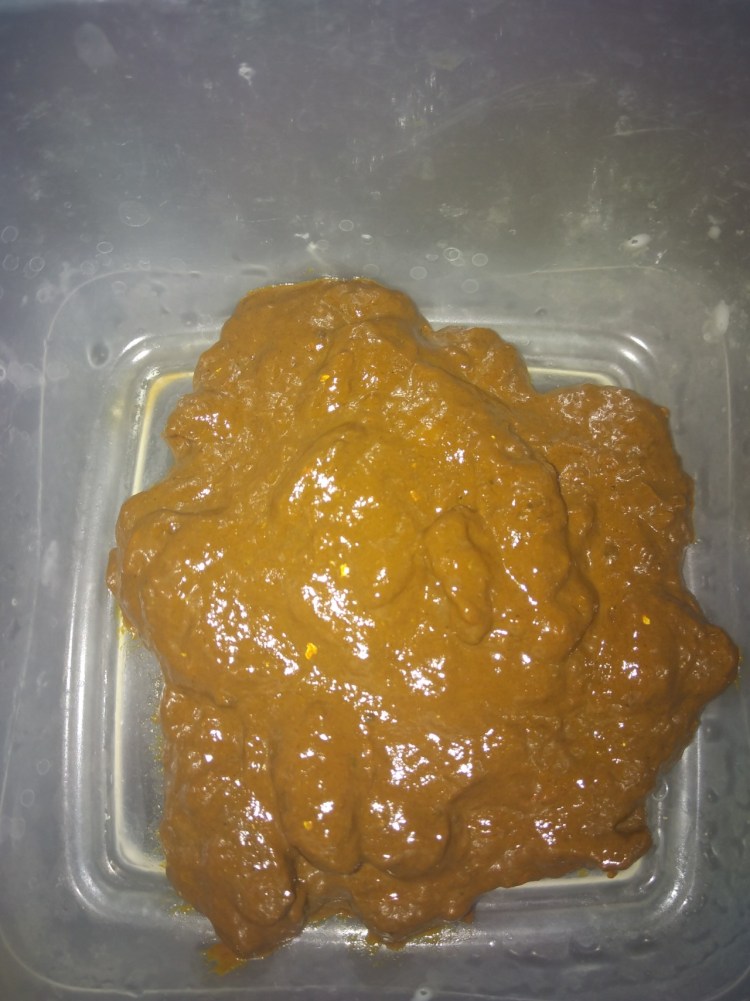 Коричневые вкрапления в Кале