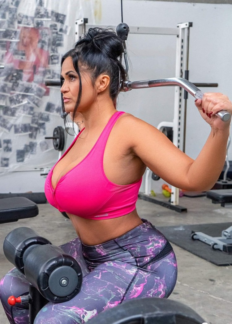 Yolaflimes грудь