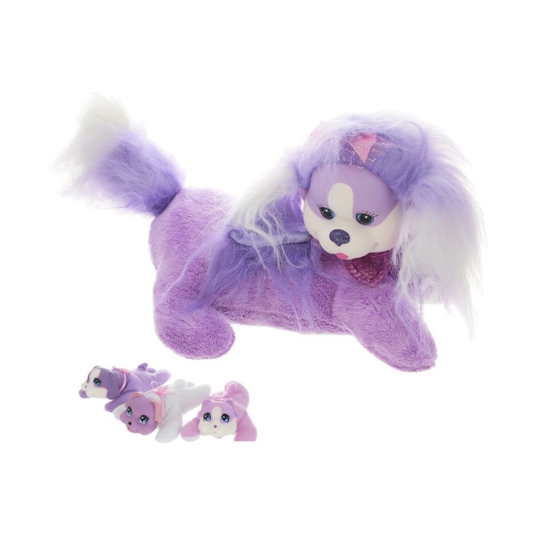 Собака среди игрушек