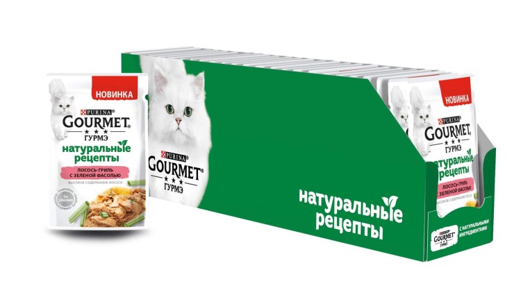 Упаковки кошачьего корма много