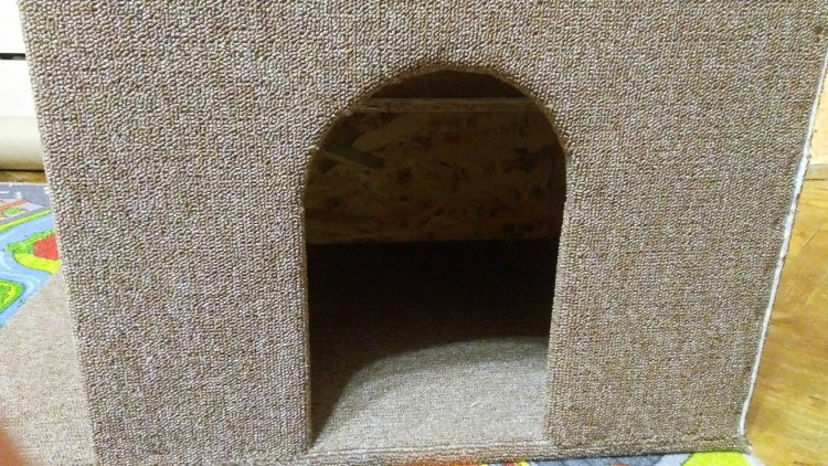 Материал для обивки кошачьего домика