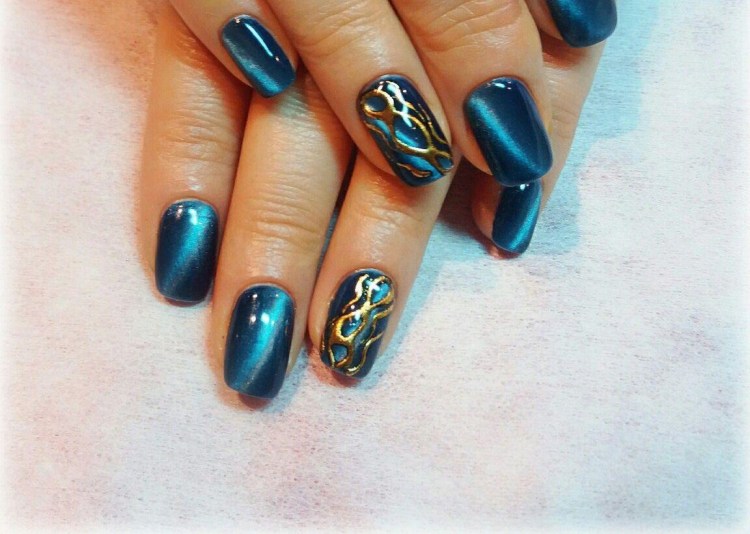 Кошачий глаз маникюр рассеянный блик