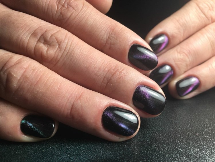 Кошачий глаз на квадратных ногтях