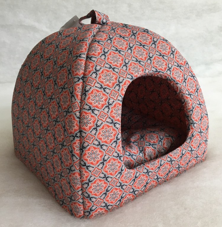 Кошачий домик из ткани