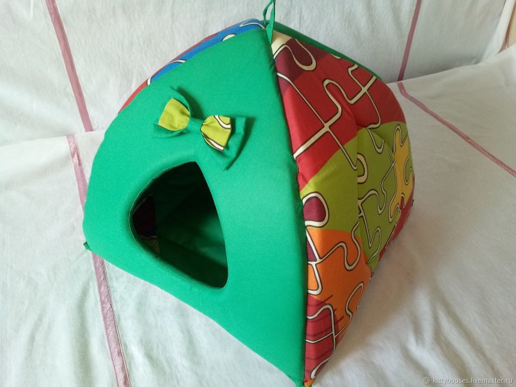 Лежанка для кошки