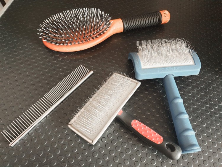 Щетки для расчесывания шерсти